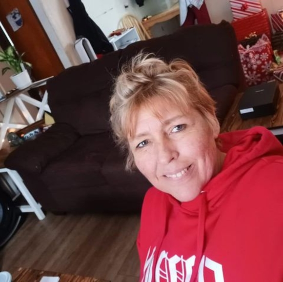 Meet your Posher, Stephanie - Picture 1 of 1